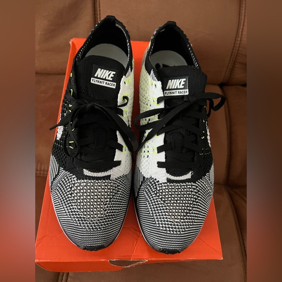 Nike Flynit Racers - Picture 1 of 7